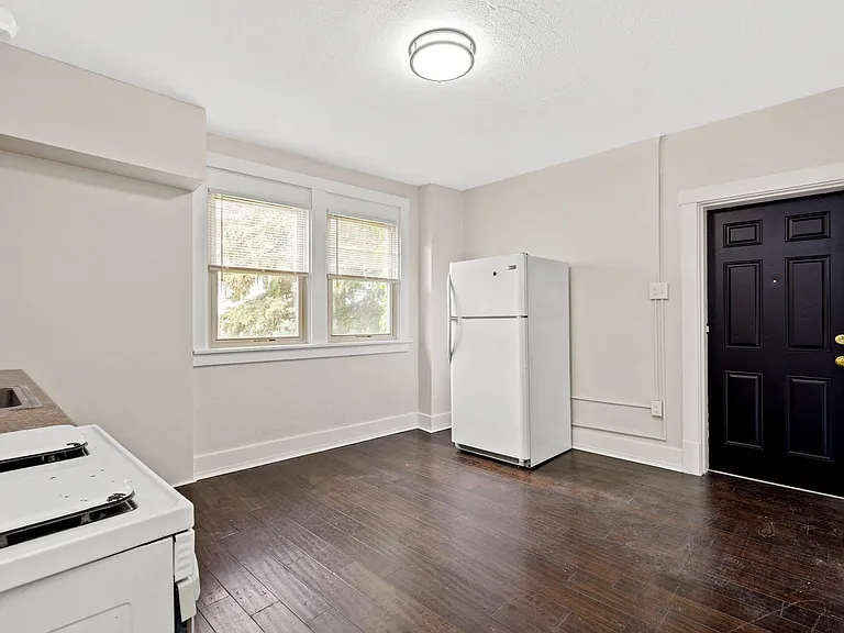 644 Center Ave #650 — Photo 3