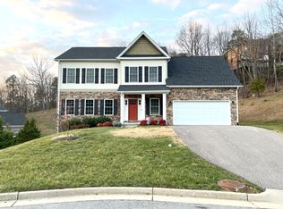 4235 Berkeley Place Dr, Roanoke, VA 24018