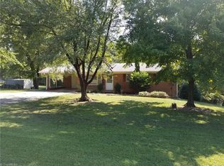 6304 Pinebrook Dr, Archdale, NC 27263