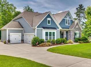 3000 Chalet Ln, Matthews, NC 28104