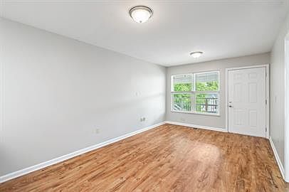 3rd image of 131 Nevada Ave #11322574
