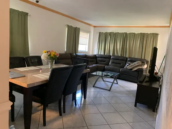 4311 Crystal Lake Dr, Pompano Beach, FL 33064