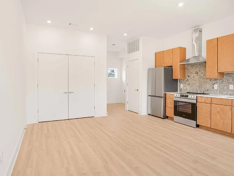 1310 Lischey Ave #204 — Photo 10