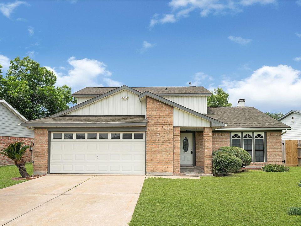 1st image of 12543 Versailles Dr
