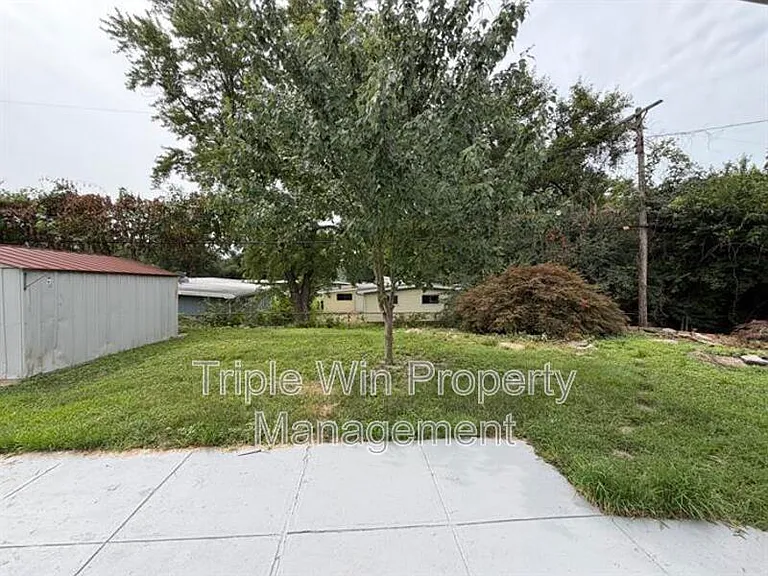 810 Saint Anthony Ln — Photo 6