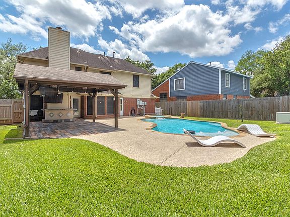 3rd image of 6923 Little Redwood Dr