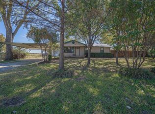 909 Park Rd, Chico, TX 76431