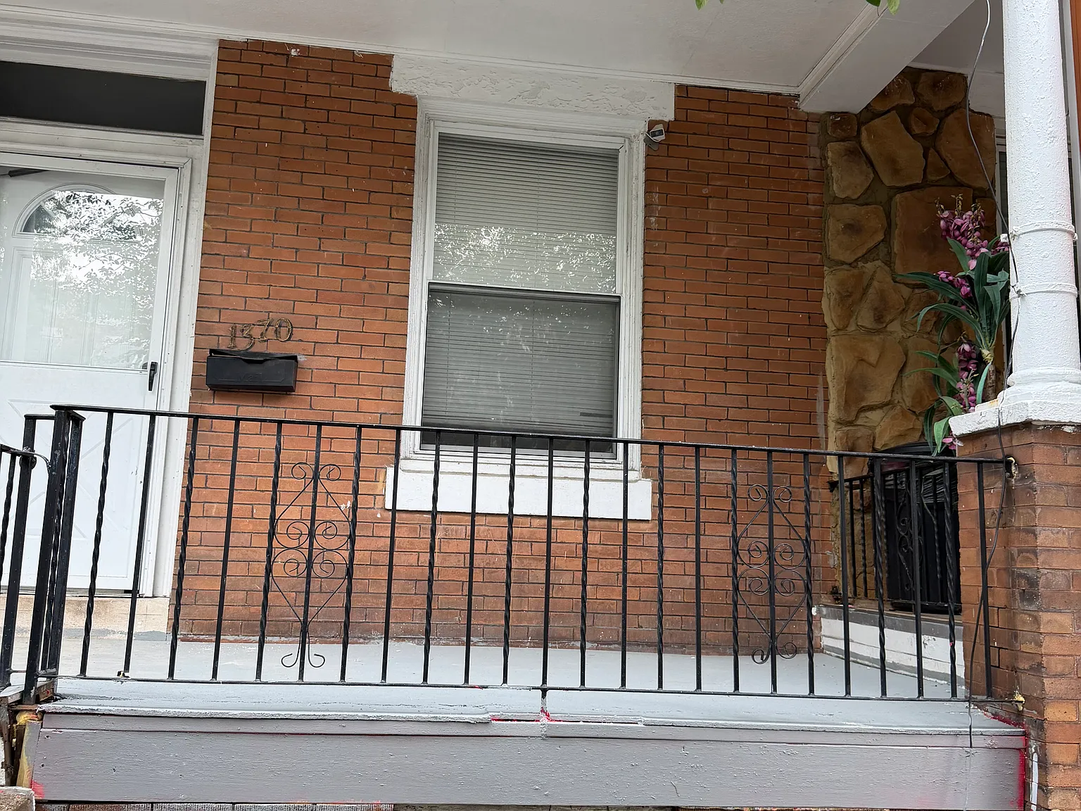 3 bed, 1260 sqft, $1,900 — Photo 4