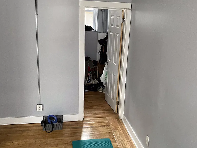 4558 S Justine St — Photo 10