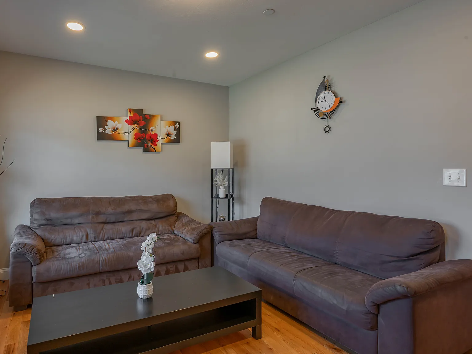 2 bed, 1925 sqft, $4,000 — Photo 4