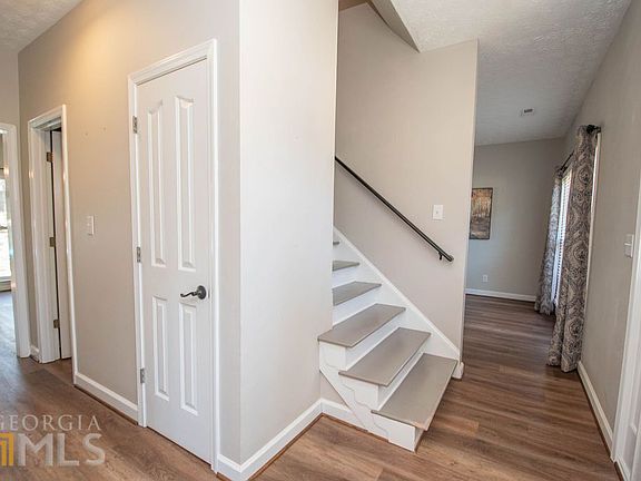 3rd image of 1308 Yarborough Dr