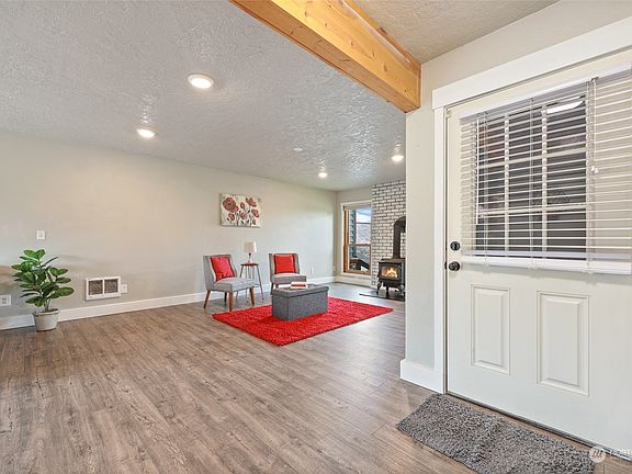 4th image of 1709 Shamrock Drive