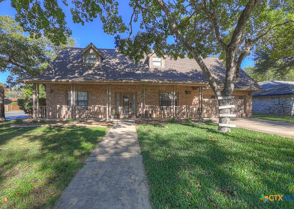 1st image of 1074 Camellia Ln