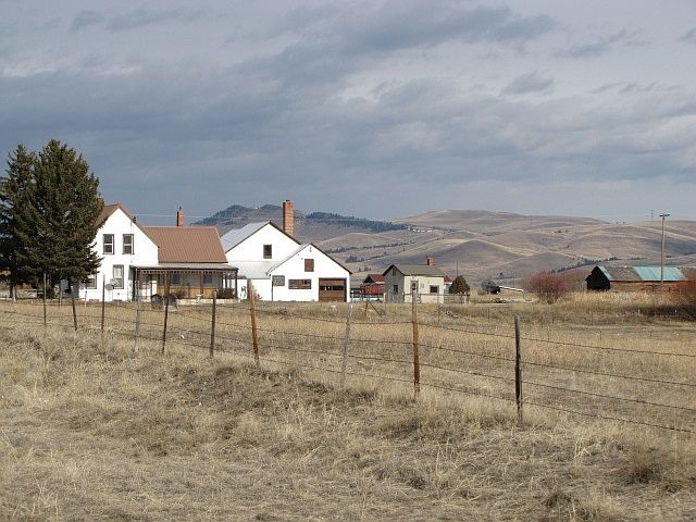 1st image of 15 Daisy Ln