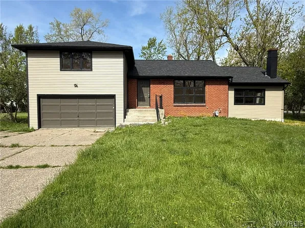 4540 Gentwood Dr, Williamsville, NY 14221