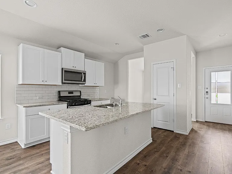 388 Arbor Hls — Photo 4