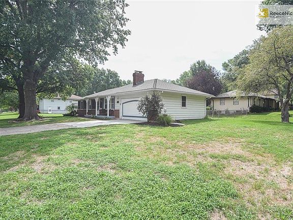 4th image of 5053 Powell Ave