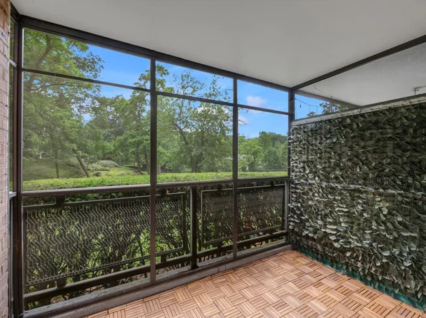 4705 Henry Hudson Parkway image 17 of 23