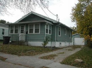 3840 Oxford St, Des Moines, IA 50313