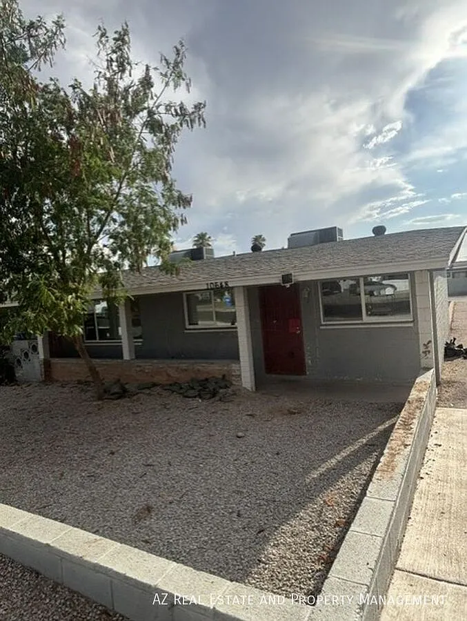 Bright Phoenix Apartment In A Prime Central Location !First Month Free W/ 13-Month Lease! No Admi... — Photo 2