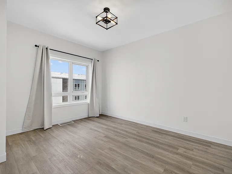 11 Merkel Manza Blvd — Photo 90