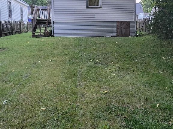 3rd image of 1416 Highlawn Ave
