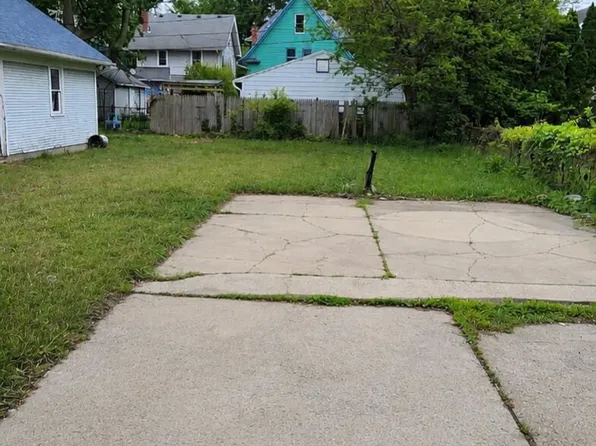 2712 Glenwood Ave, Toledo, OH 43610