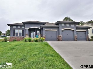 802 Southridge Dr, Louisville, NE 68037