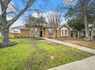 9013 Silverdollar Trl, Irving, TX 75063