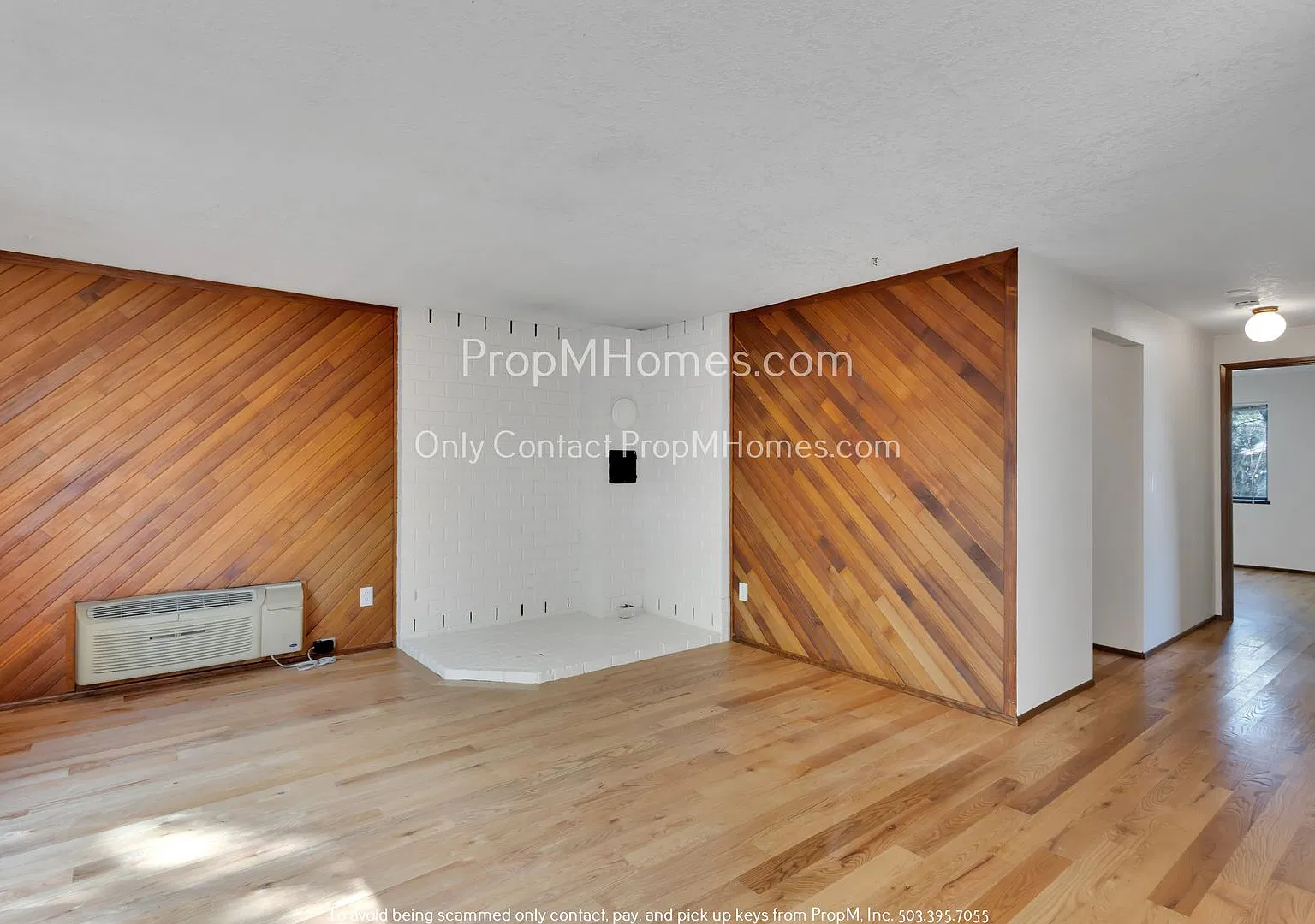 Charming Two Bedroom Townhouse in Gresham - Fenced Yard! — Photo 3