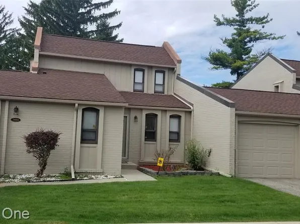 3004 Moon Lake Dr #116, West Bloomfield, MI 48323