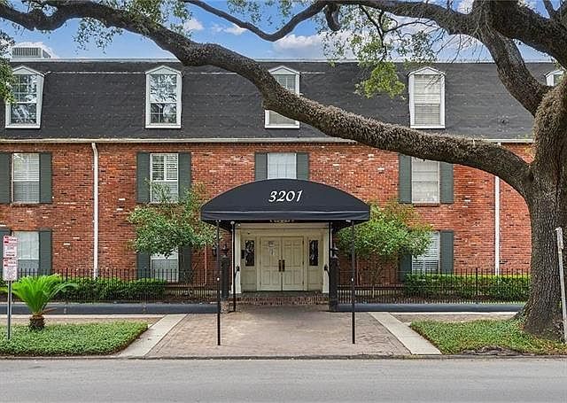 1st image of 3201L Saint Charles Ave #329