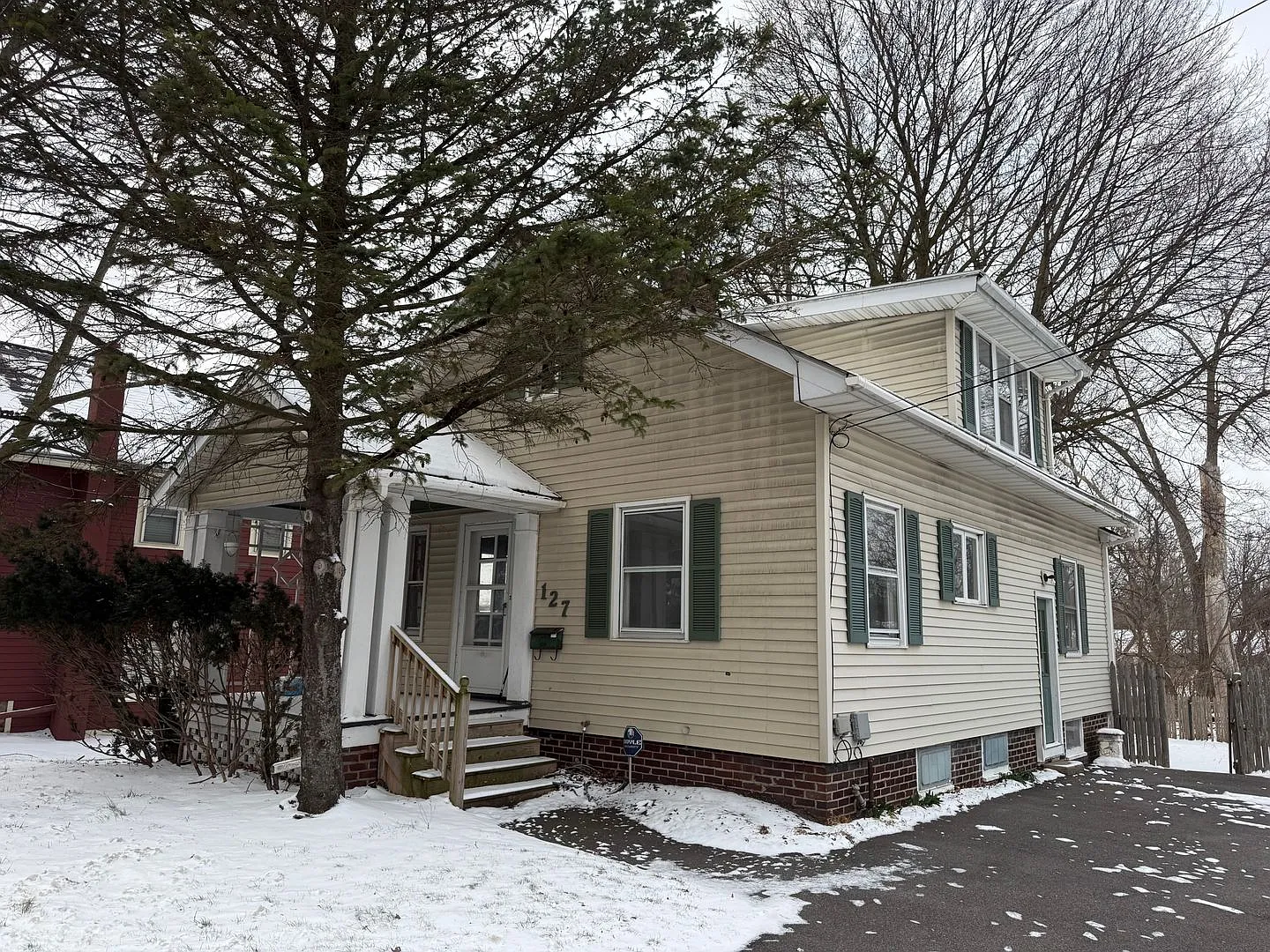 Beautiful Single Family Move-In Ready — Photo 3