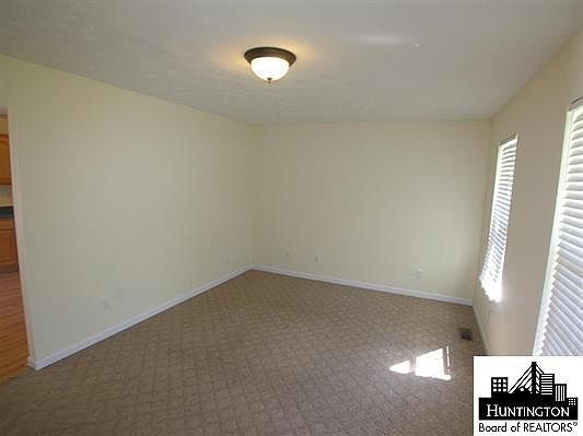 3rd image of 10 Collins Ct