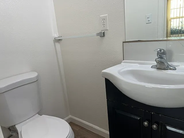 5438 Cochin Ave — Photo 10