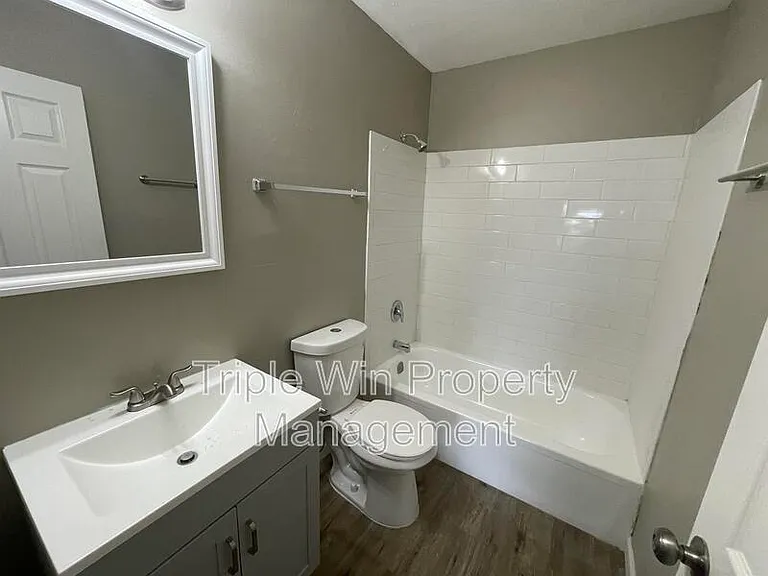 1725 Orletto Way — Photo 32