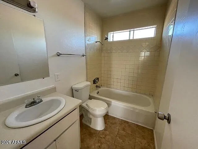 4559 N 26th Dr — Photo 6