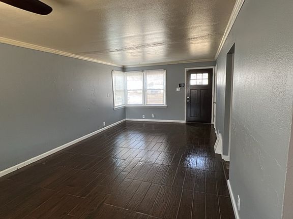 3rd image of 1206 Hoyt Dr