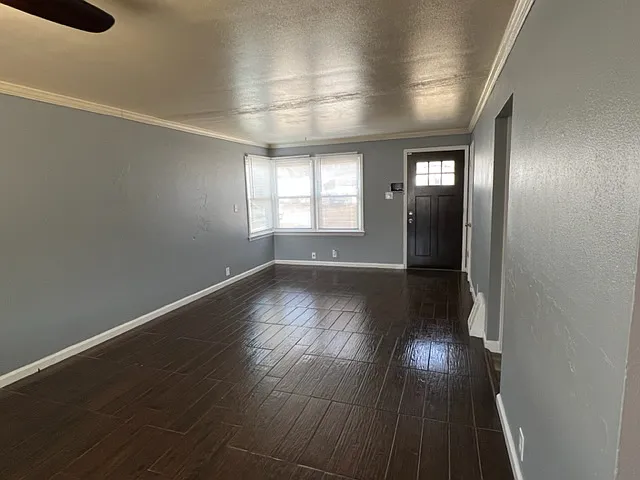1206 Hoyt Dr — Photo 3