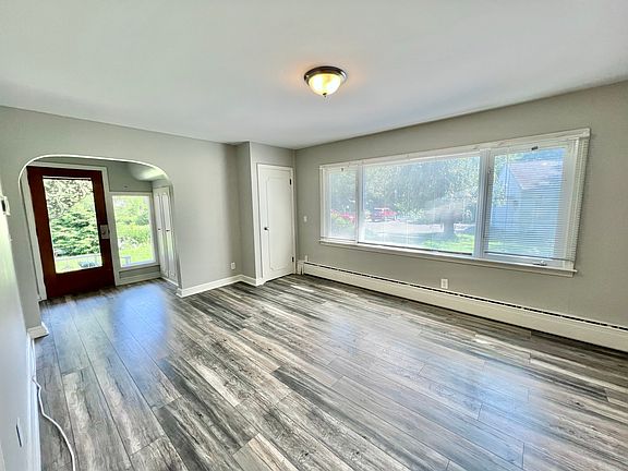 4th image of 72 Lyman St #3