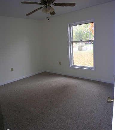 5th image of 209 Essex Cir