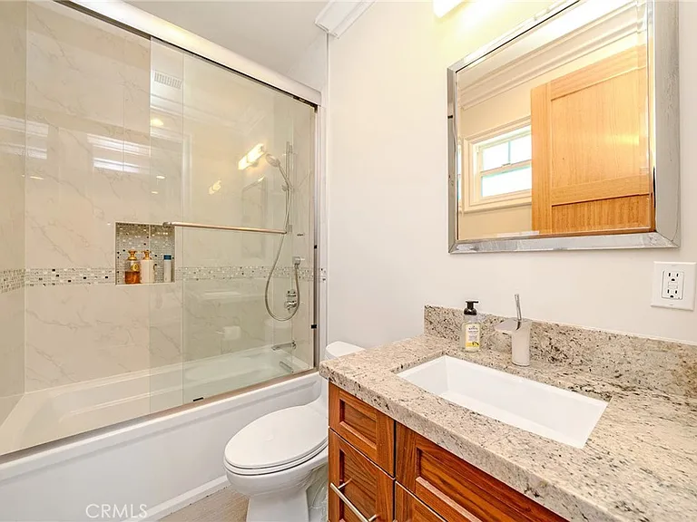 1217 Olive La Canada — Photo 22