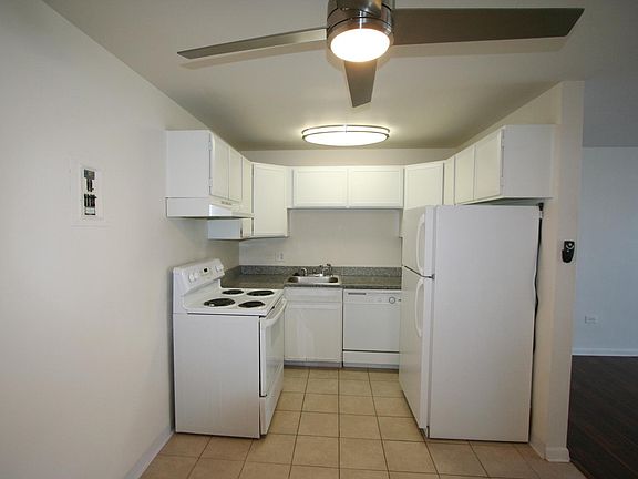 4th image of 909 N Pearl St #406