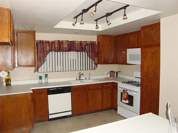 4th image of 8722 Portsmouth Way