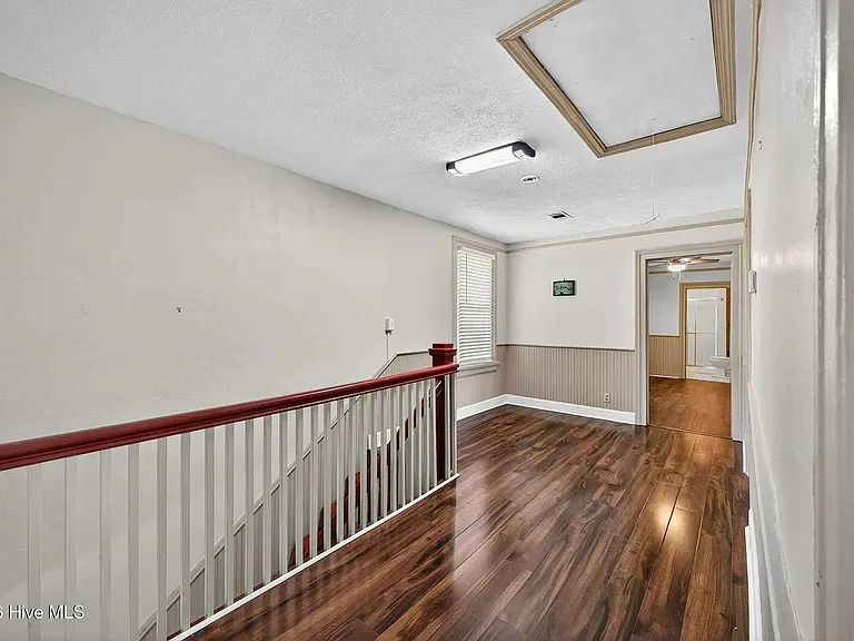 1102 Phillips St — Photo 21