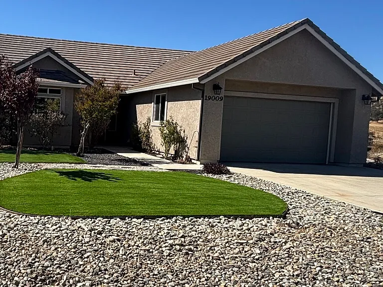 19009 Compass Dr — Photo 2