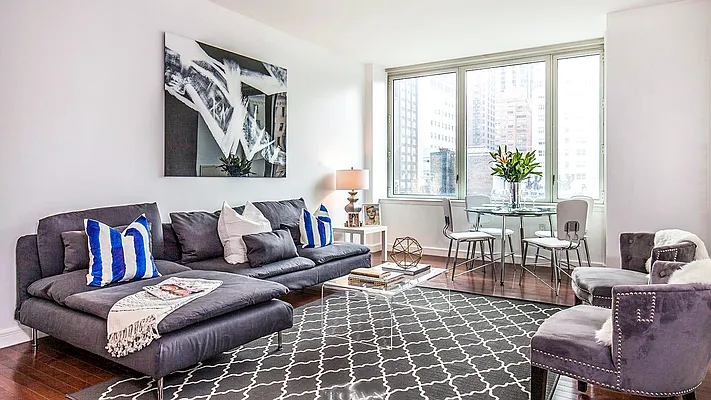 Rented by Silverstone Group USA Corp. | media 24