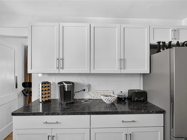 476 Providence St — Photo 24