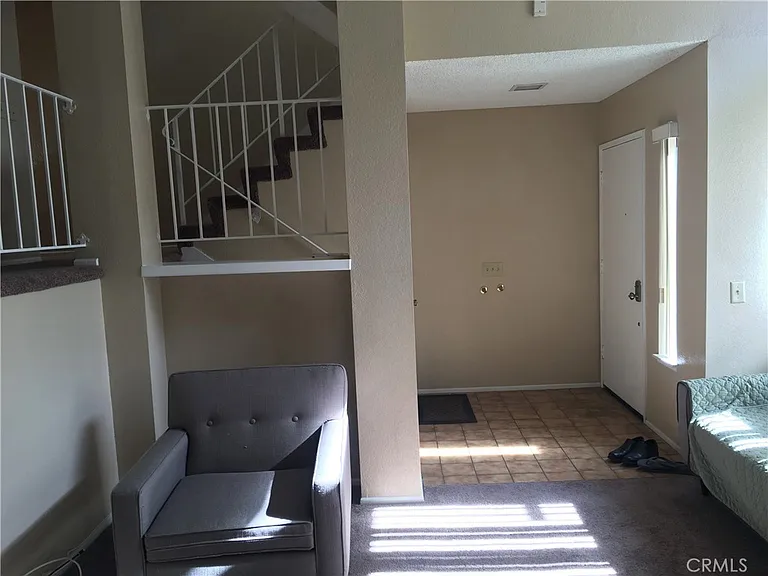 2030 Bon View Ave — Photo 8