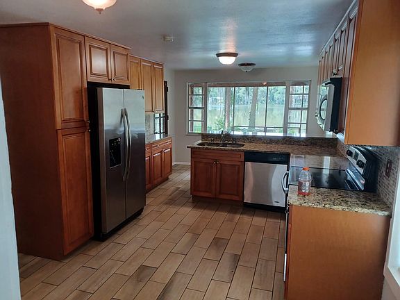 5th image of 6133 Thomas Cir
